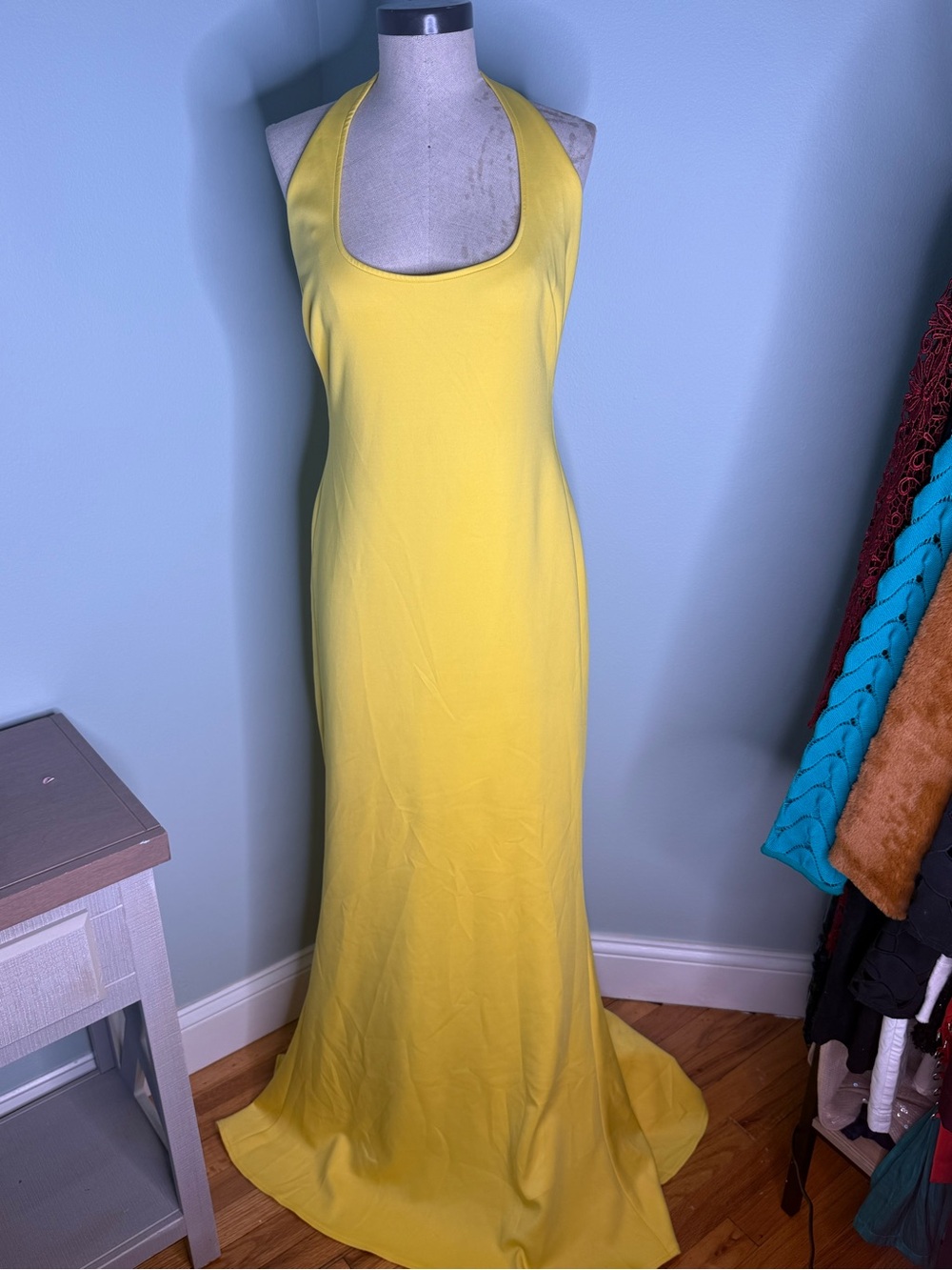 Black Halo EVE Yellow Gown – Size 18 Floor‑Length Formal Dress